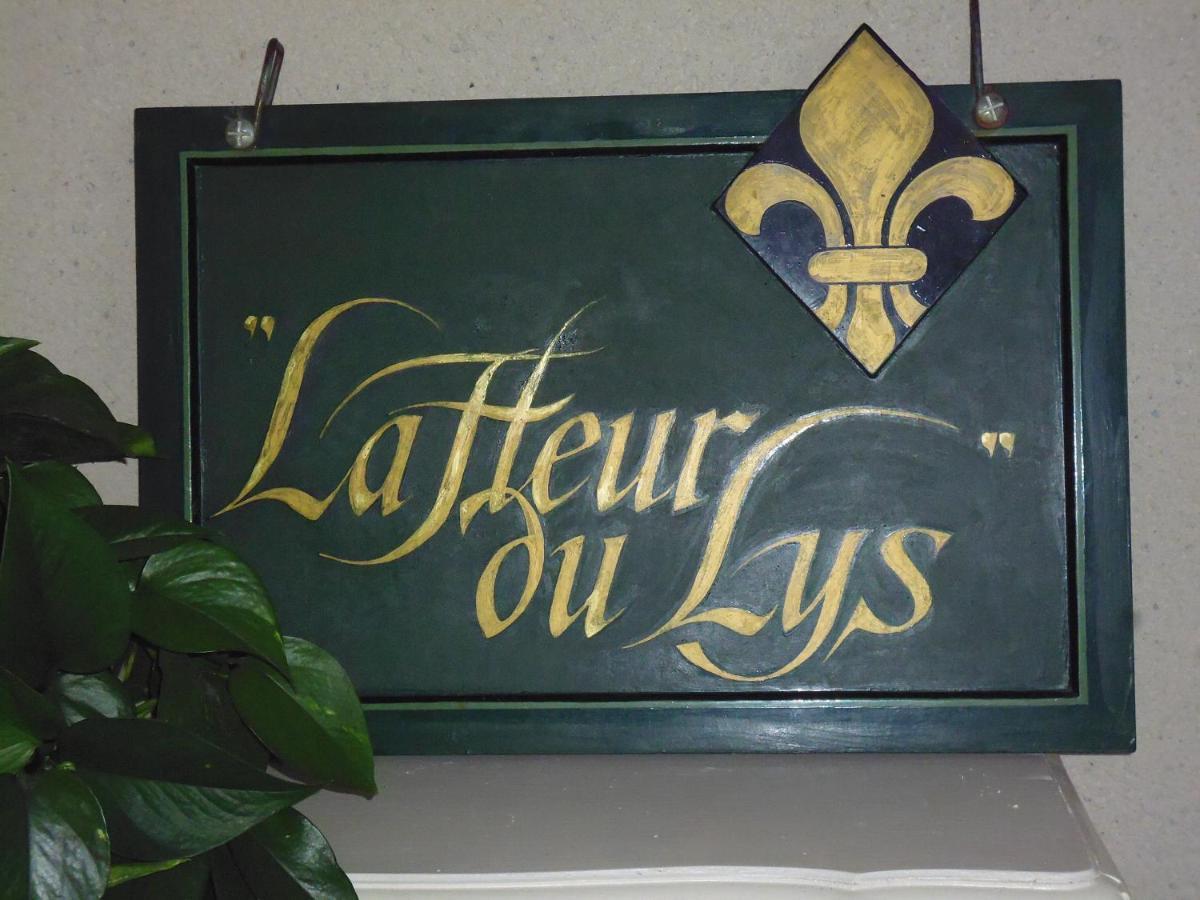 مبيت وإفطار Roussayrolles La Fleur De Lys المظهر الخارجي الصورة